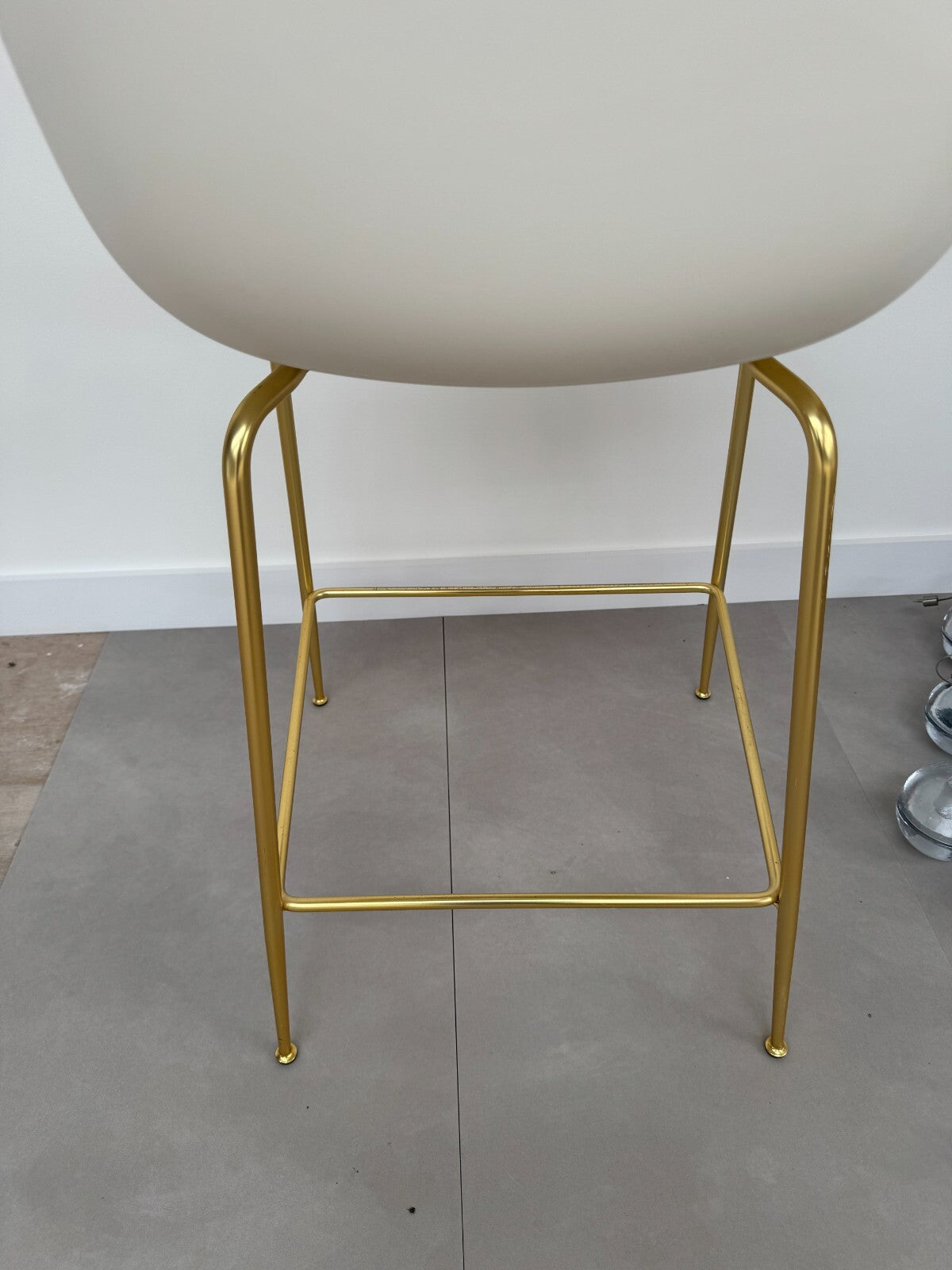 Ex Display GUBI stool BEETLE COUNTER bar CHAIR with brass base white AX012