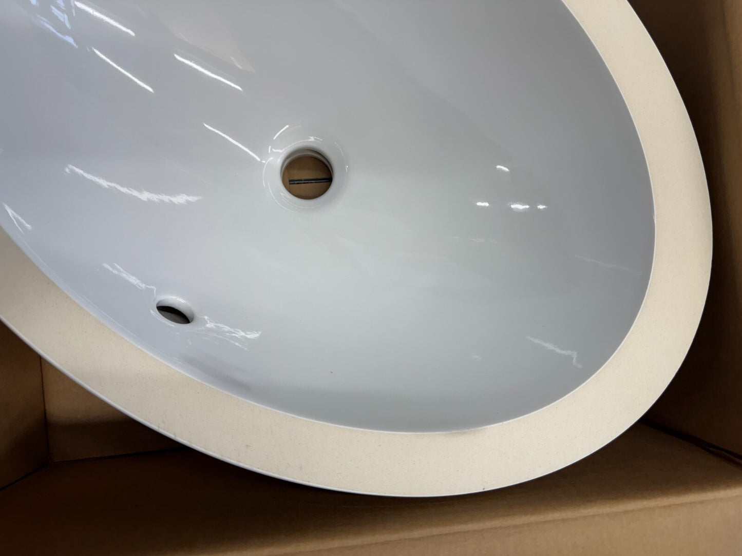 NEW Villeroy & Boch 61612001 bathroom Sink Basin Loop Friends White BR716
