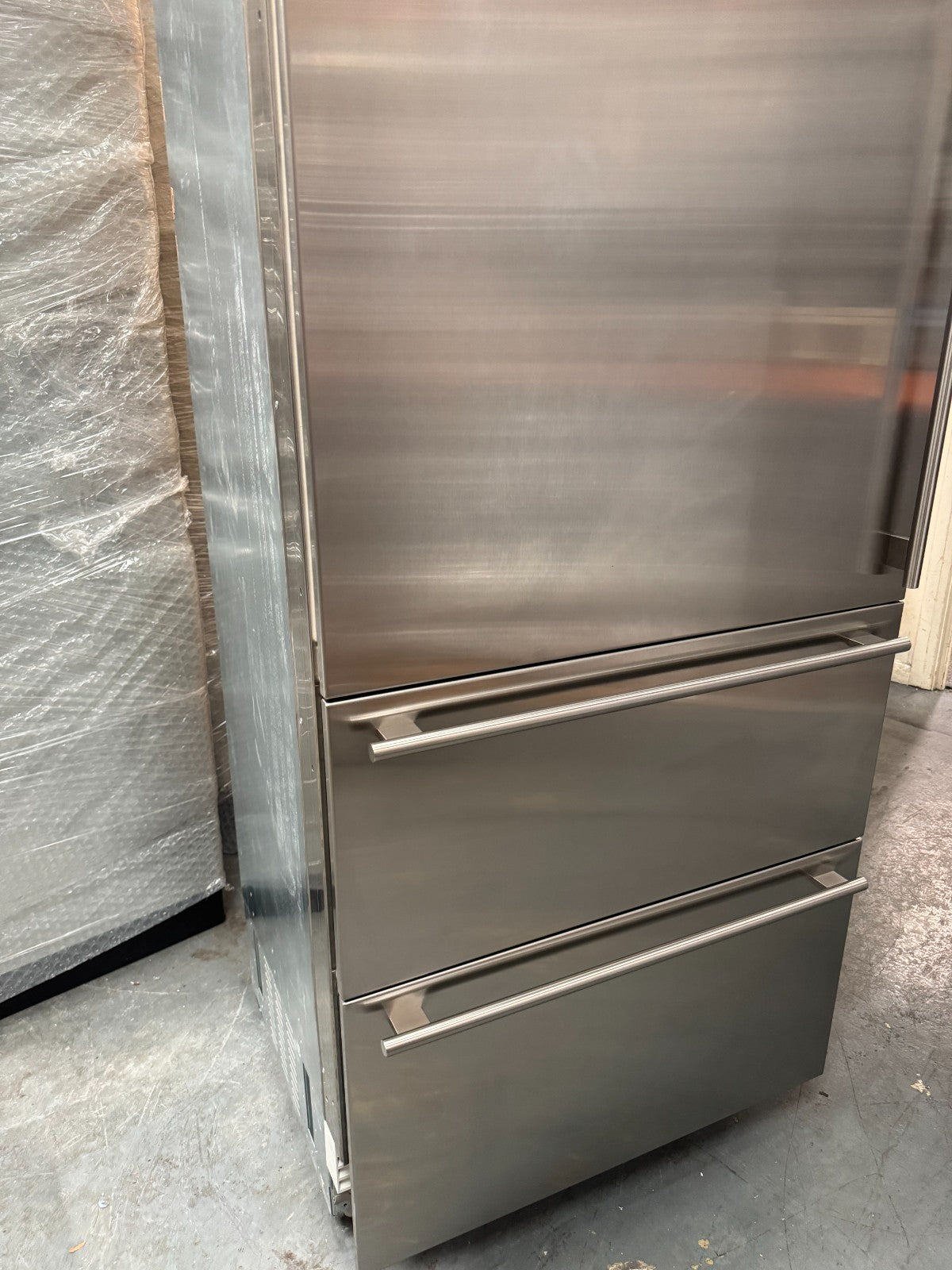Ex Display Subzero ICBIT30CIID Fridge Freezer ICE refrigeration B32348