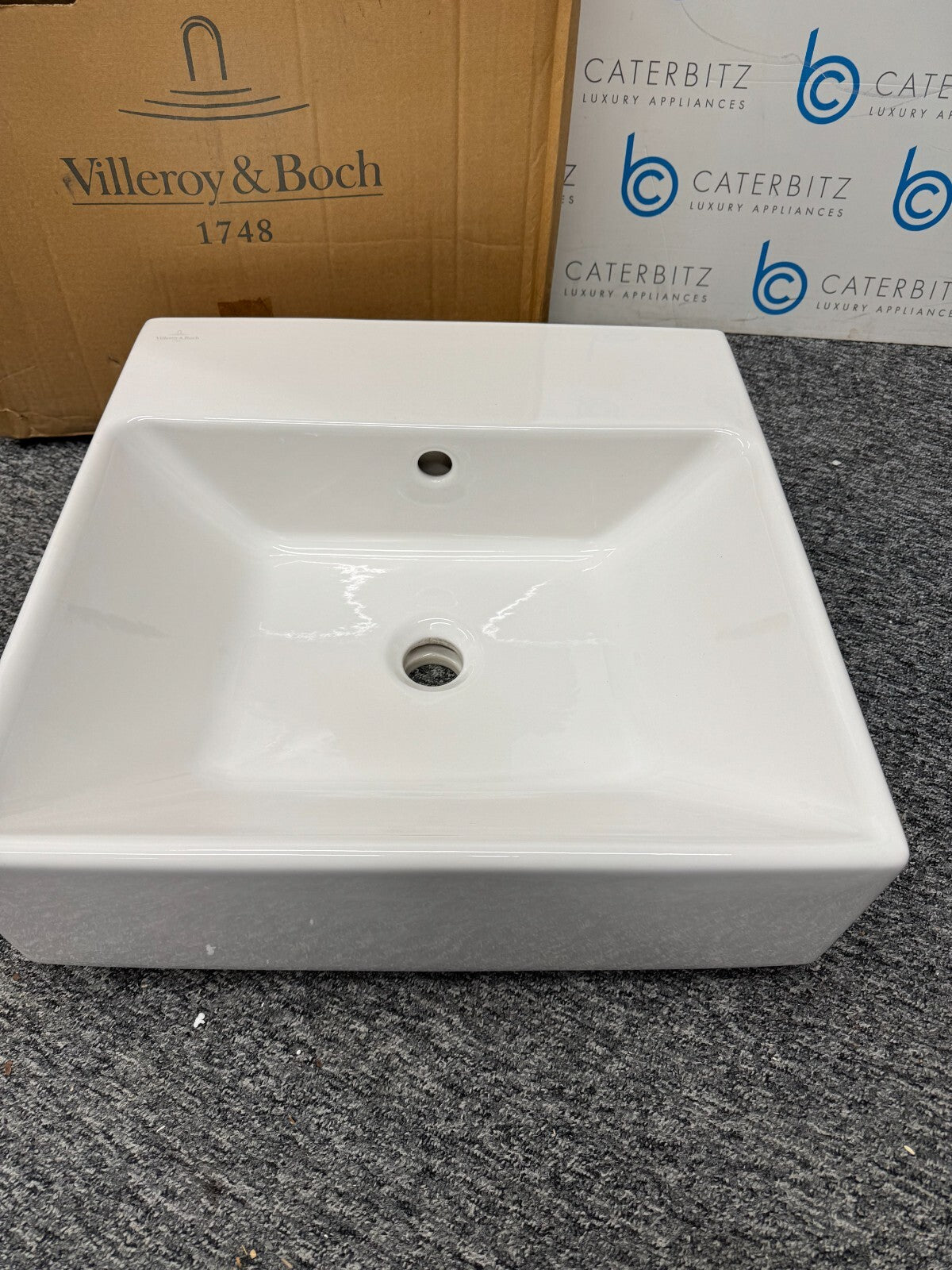 NEW Villeroy & Boch 7112 5F R2 Bathroom Sink Vanity basin white BR771