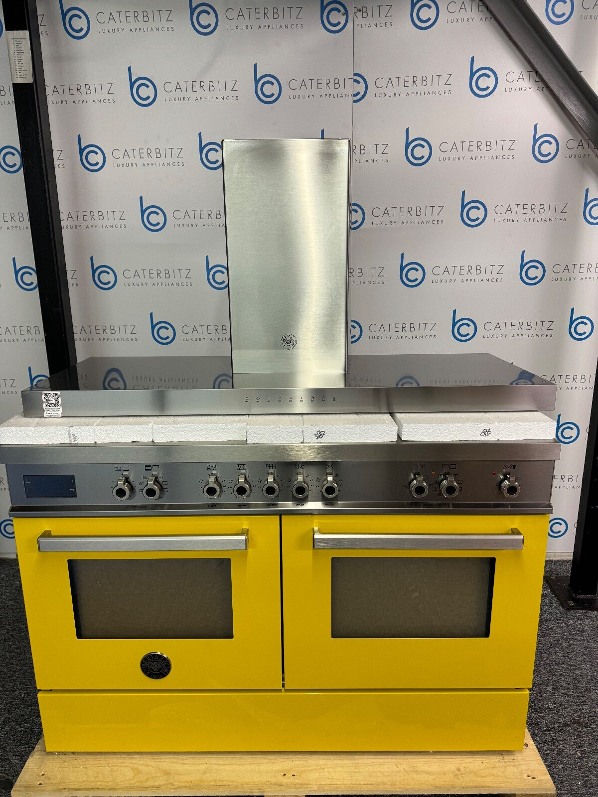 New UNUSED Bertazzoni Professional Range Cooker 120cm PRO125I2EGIT & Extractor