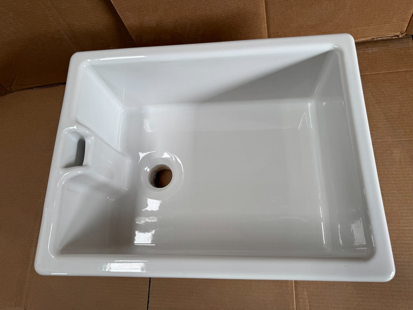 NEW UNUSED Whitebirk Belfast White Ceramic Kitchen Sink Basin Shaws AX02