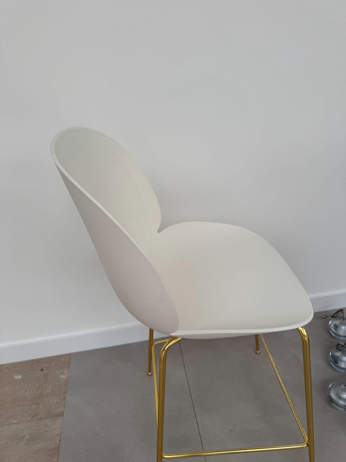 Ex Display GUBI stool BEETLE COUNTER bar CHAIR with brass base white AX012