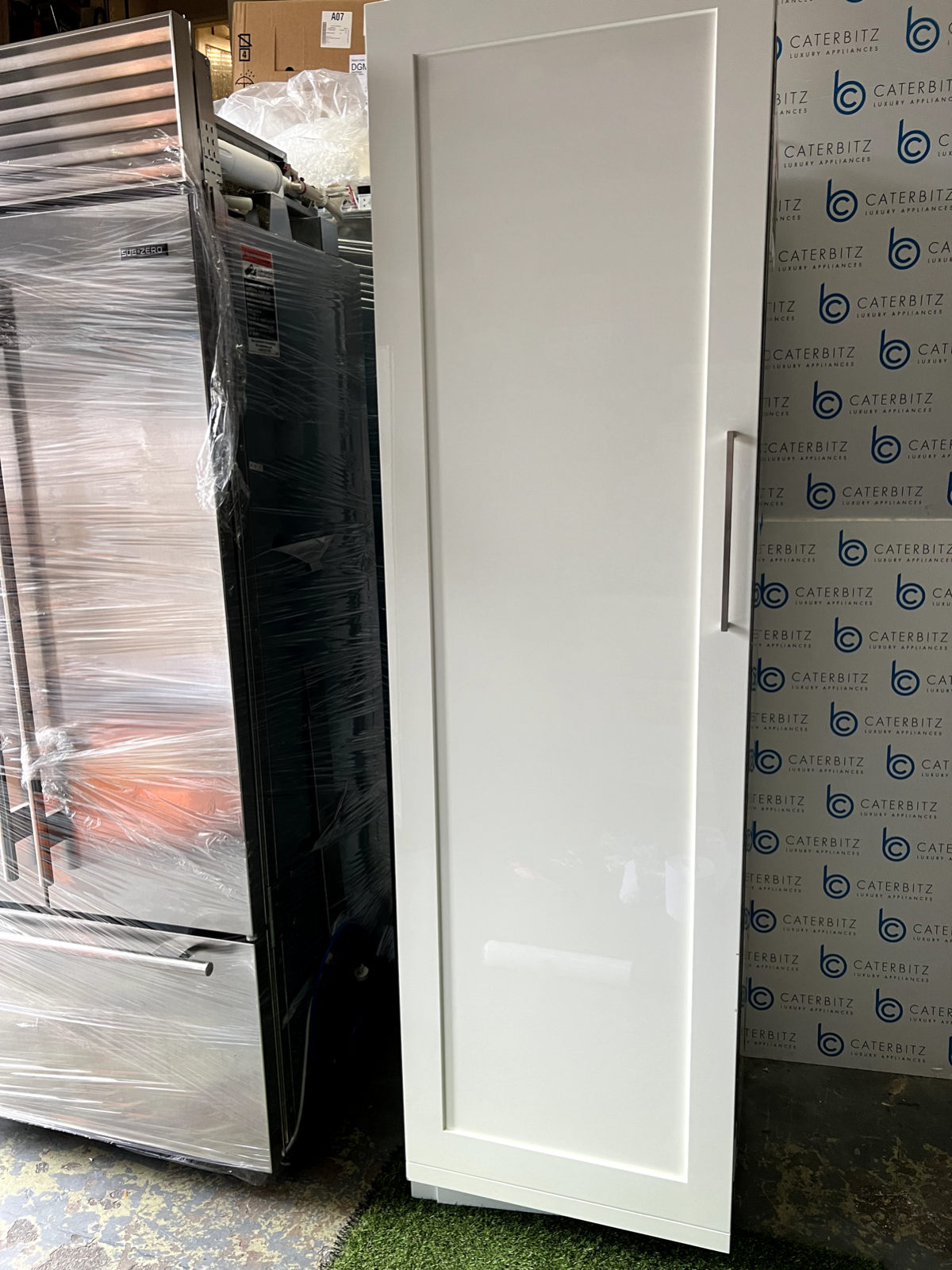NEW Sub-Zero Column Freezer 24 inch ICBIC-24 FI Subzero Wolf Appliance B32154