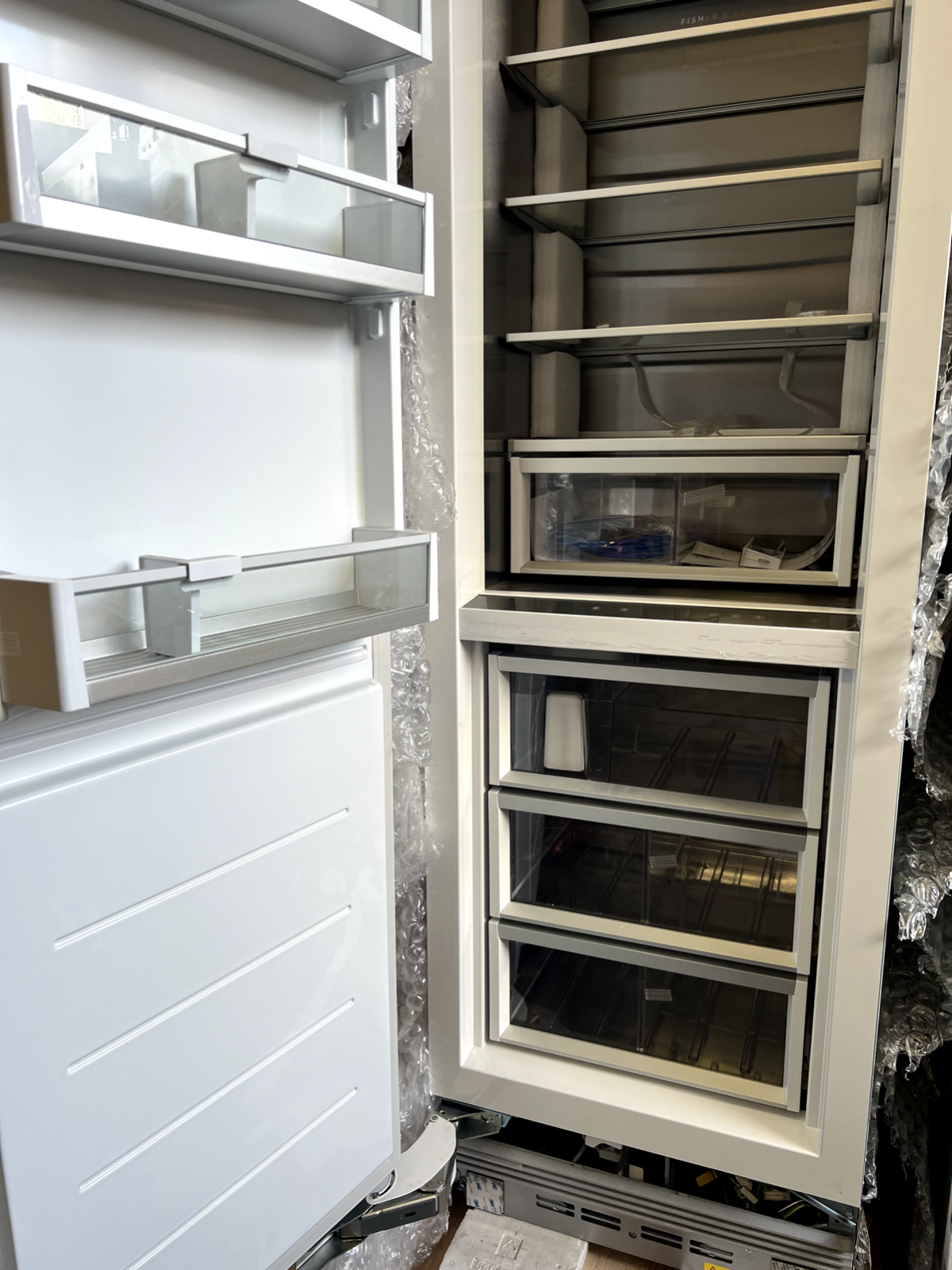 NEW Graded Fisher Paykel RS6121FLJK2 Column Freezer Integrated Refrigeration