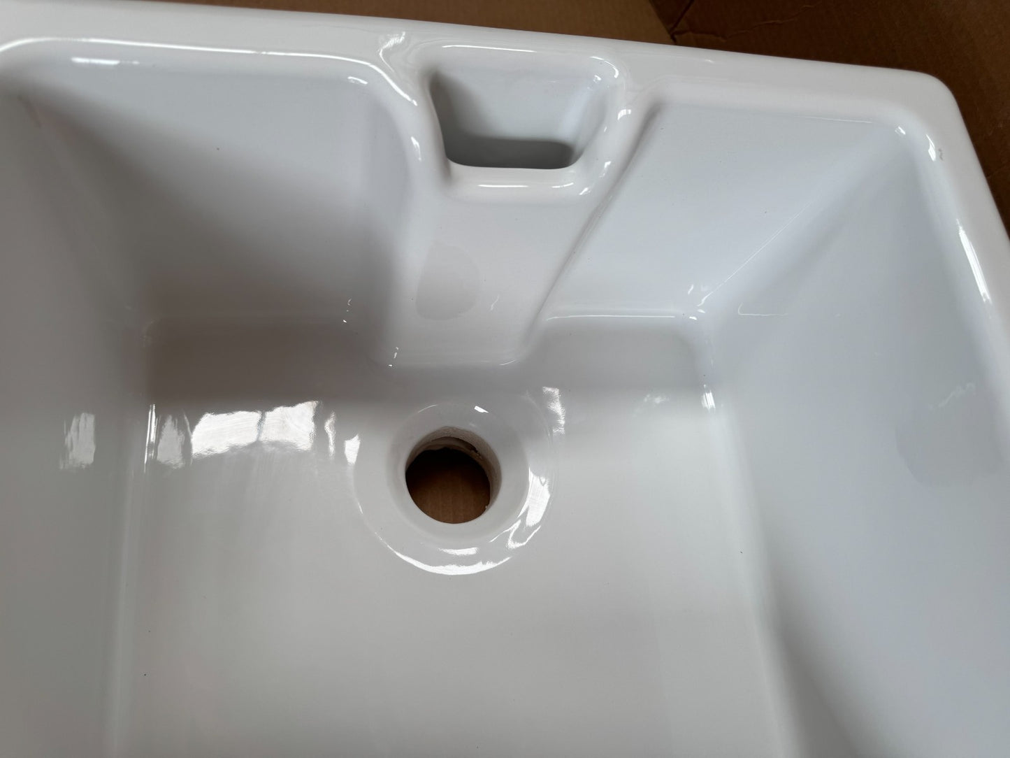 NEW UNUSED Whitebirk Belfast White Ceramic Kitchen Sink Basin Shaws AX03