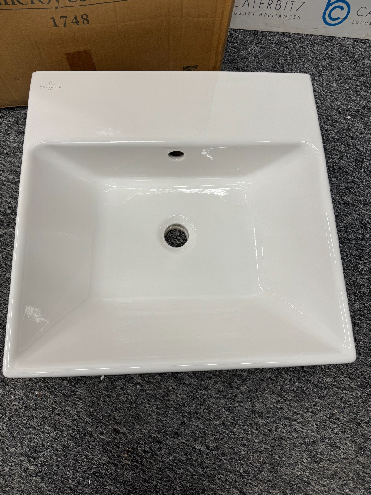 NEW Villeroy & Boch 7112 5F R2 Bathroom Sink Vanity basin white BR771
