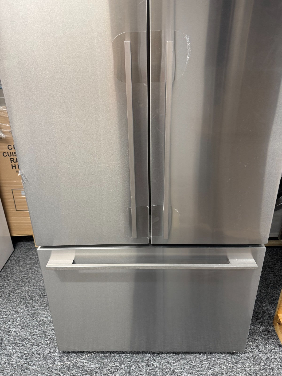 NEW Unused Fisher & Paykel RF610ADX6 Freestanding Fridge Freezer BR2335