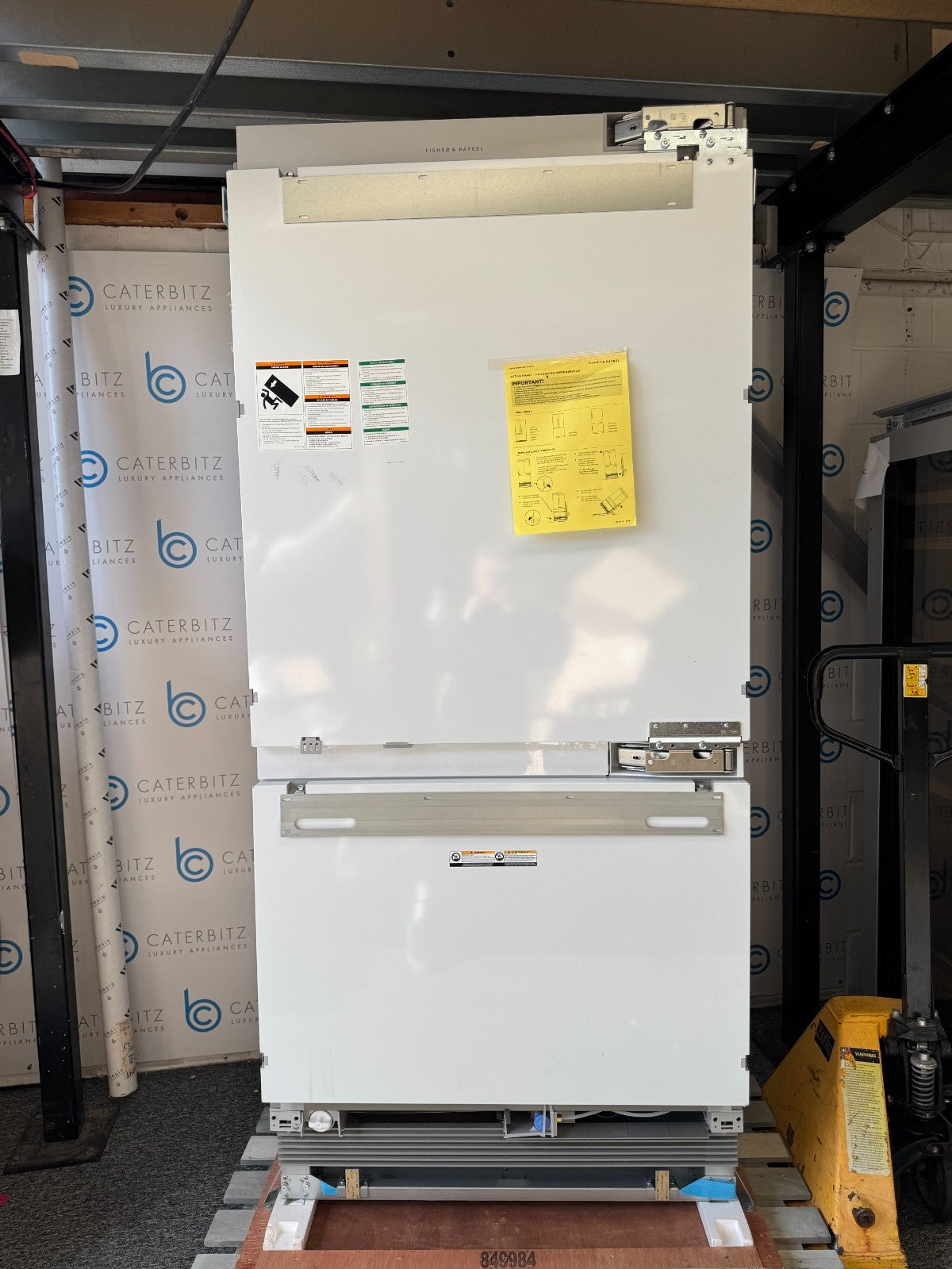 UNUSED Fisher & Paykel RS9120WRJ2 91cm Integrated Fridge Freezer BR4507