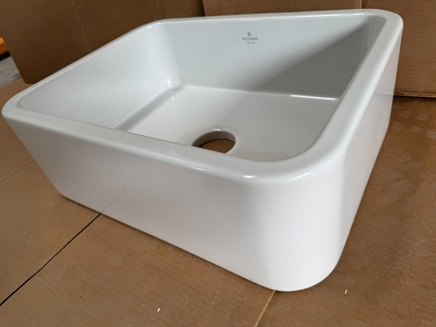 NEW Unused Whitebirk Barrow 60cm Ceramic Single Kitchen Sink Basin Shaws AX07