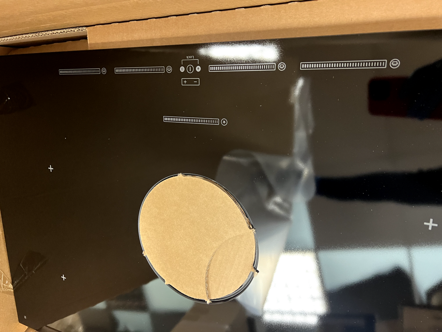 New Fisher & Paykel CID834DTB4 Induction Hob 83cm, 4 Zones with Integrated Vent