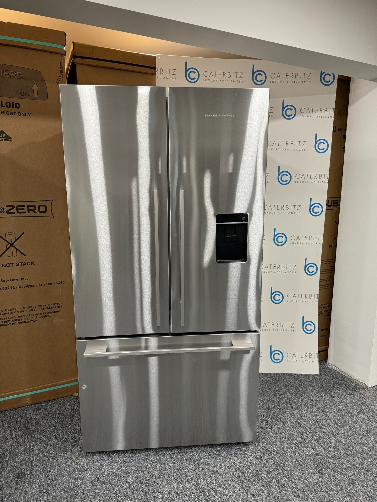 Fisher & Paykel RF540ADUX6 fridge freezer freestanding French Door appliance 437