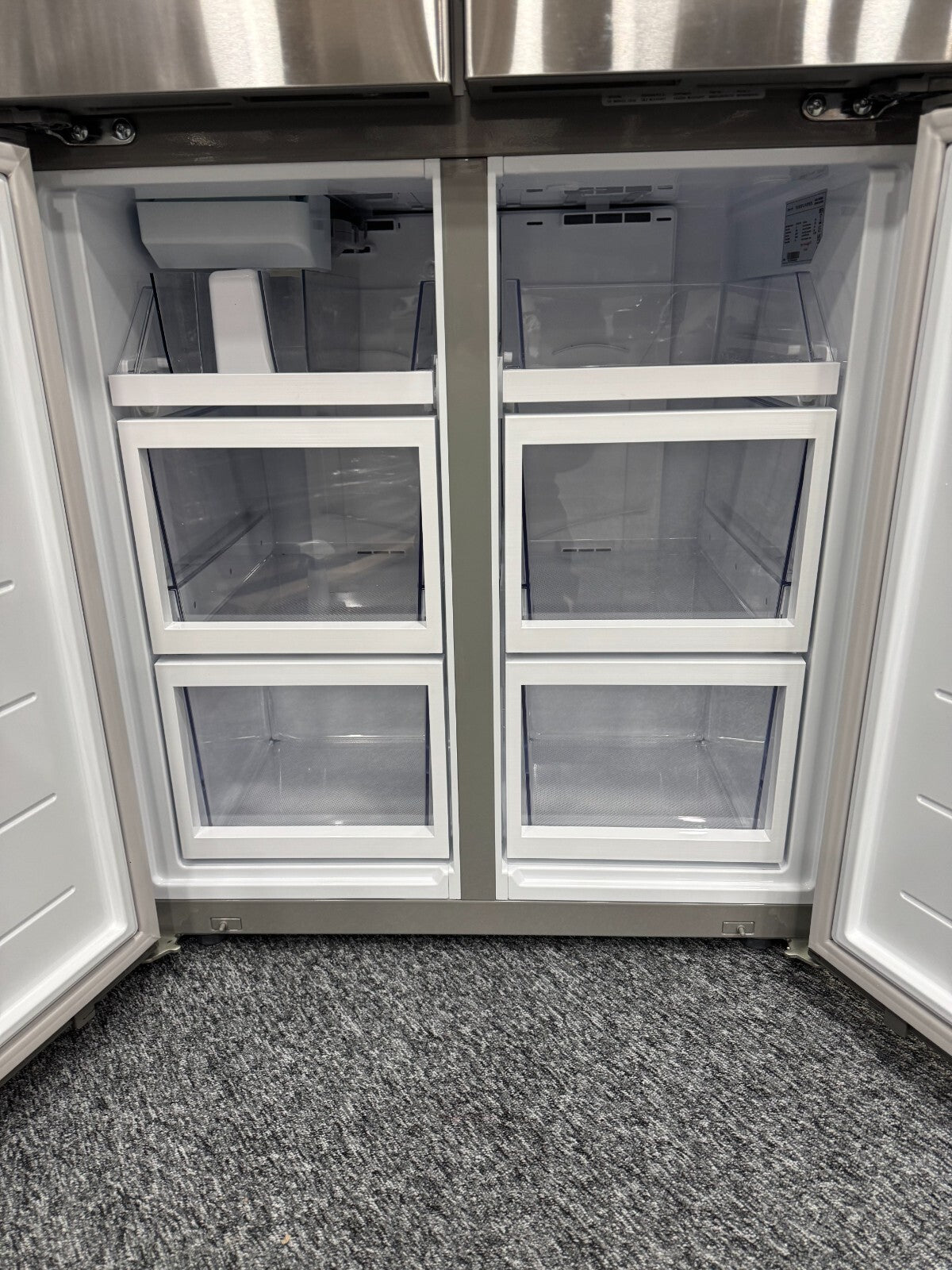 Fisher & Paykel RF500QNUVX1 Fridge Freezer Freestanding Refrigerator ICE BR683