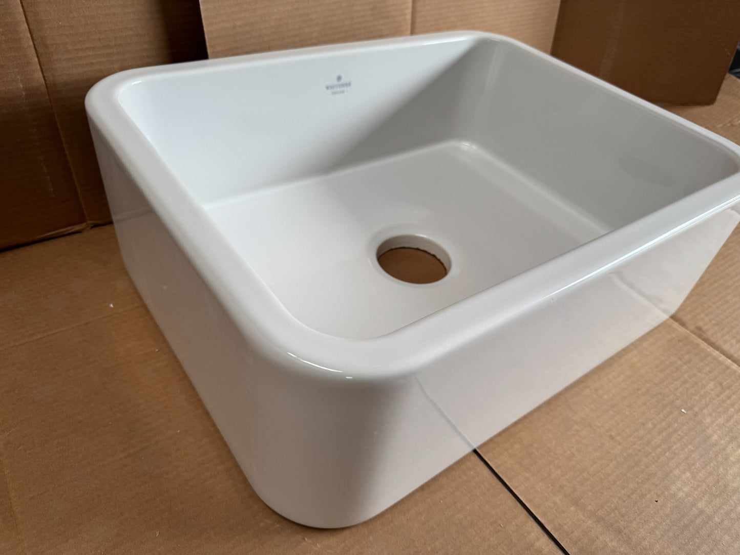 NEW Unused Whitebirk Barrow 60cm Ceramic Single Kitchen Sink Basin Shaws AX07