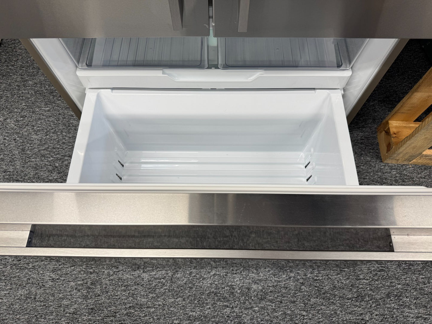 NEW Unused Fisher & Paykel RF610ADX6 Freestanding Fridge Freezer BR2335
