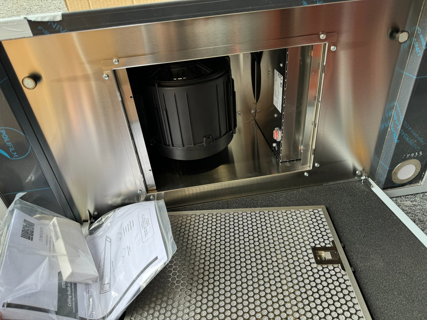 New Westin Stratus Ceiling Extractor Hood Built in 900 x 440 Appliance