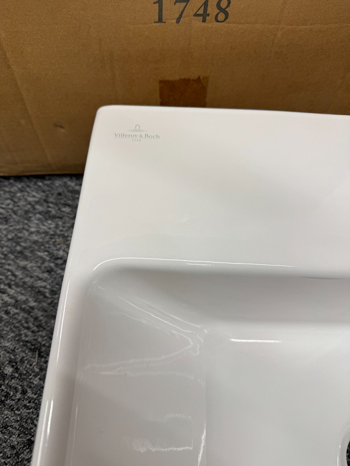 NEW Villeroy & Boch 7112 5F R2 Bathroom Sink Vanity basin white BR771