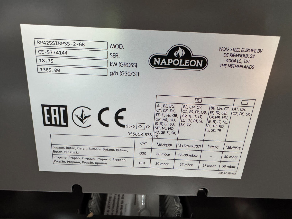 UNUSED Ex Display Napoleon Rogue PRO-S 425 Stainless Steel Gas BBQ