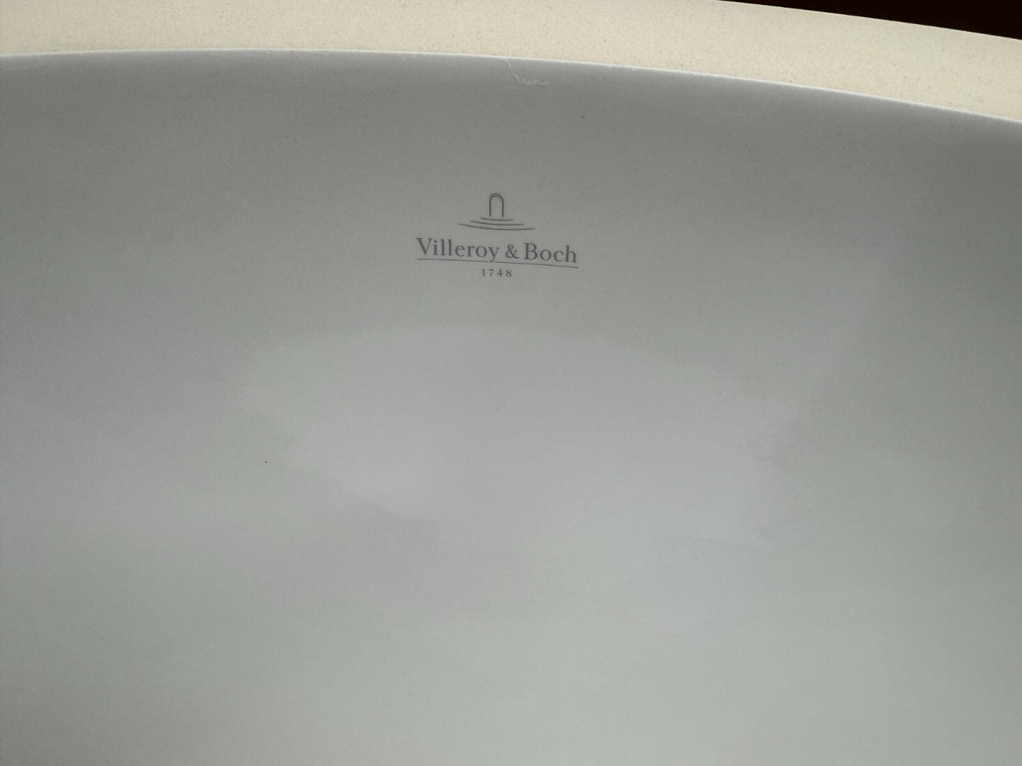NEW Villeroy & Boch 61612001 bathroom Sink Basin Loop Friends White BR716