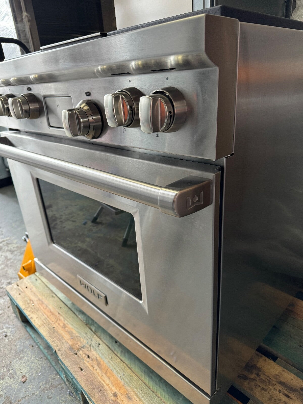 Wolf ICBDF364G Range Cooker 36 inch Oven appliance Subzero