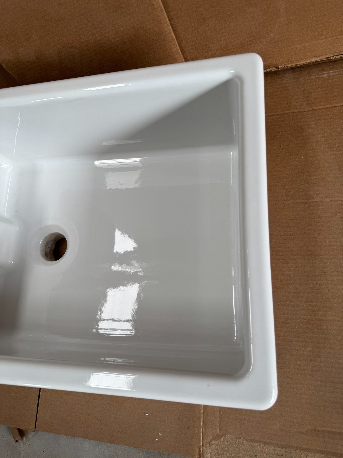 NEW UNUSED Whitebirk Belfast White Ceramic Kitchen Sink Basin Shaws AX02
