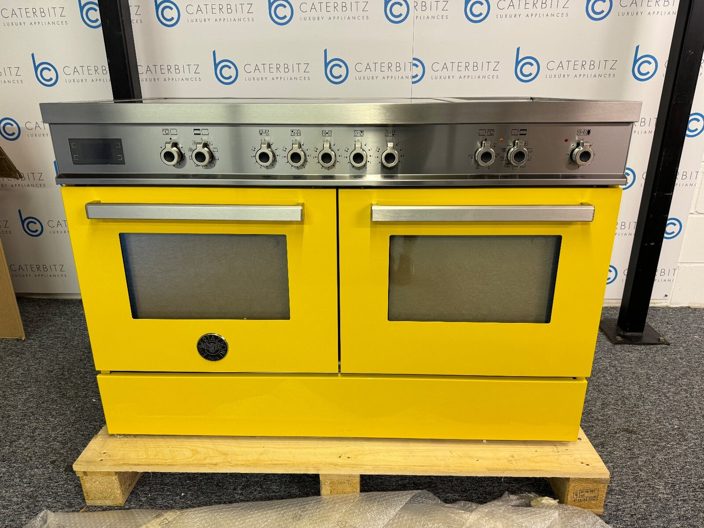 New UNUSED Bertazzoni Professional Range Cooker 120cm PRO125I2EGIT & Extractor