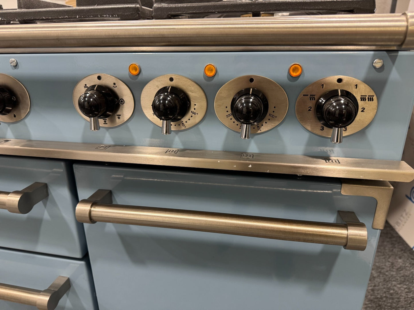 Ex Display Falcon Deluxe Dual Fual Range Cooker Oven F1000DXDFCA/NM blue BR2215