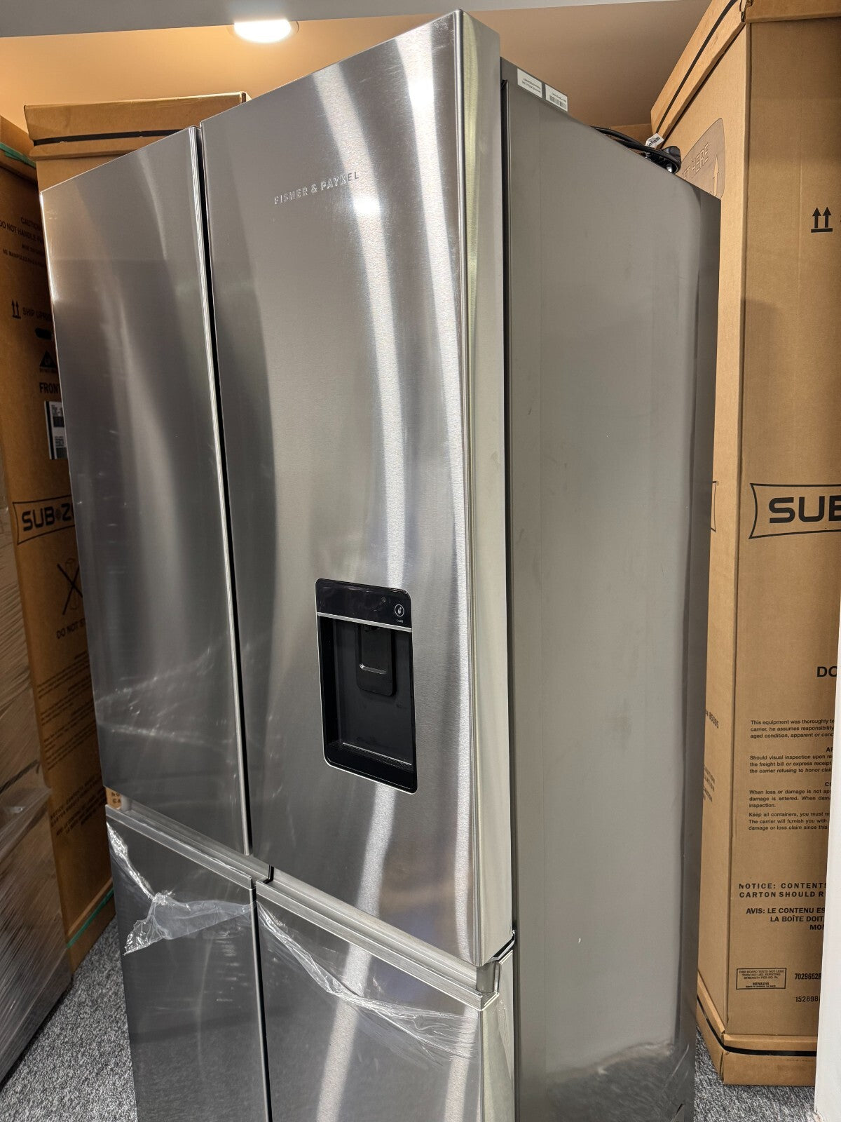 Fisher & Paykel RF500QNUVX1 Fridge Freezer Freestanding Refrigerator ICE BR683