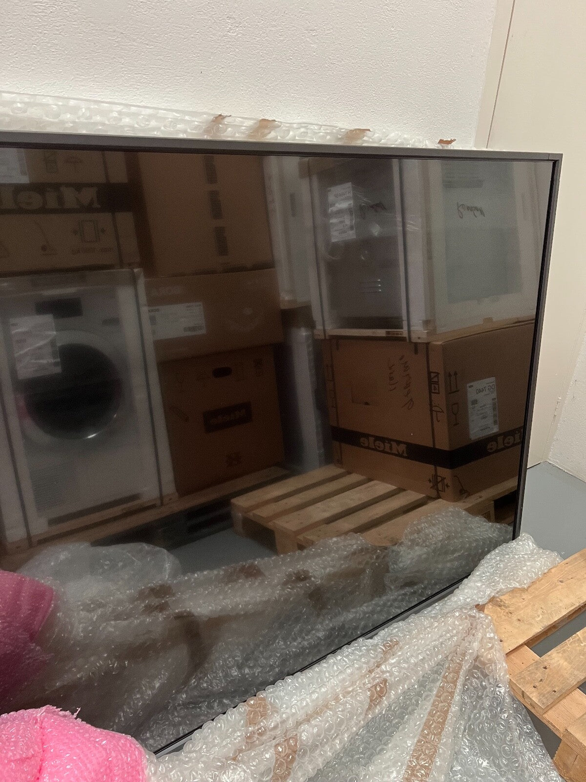 NEC MultiSync X981UHD-2 98" LED 4K Ultra HD Black public display TV Screen
