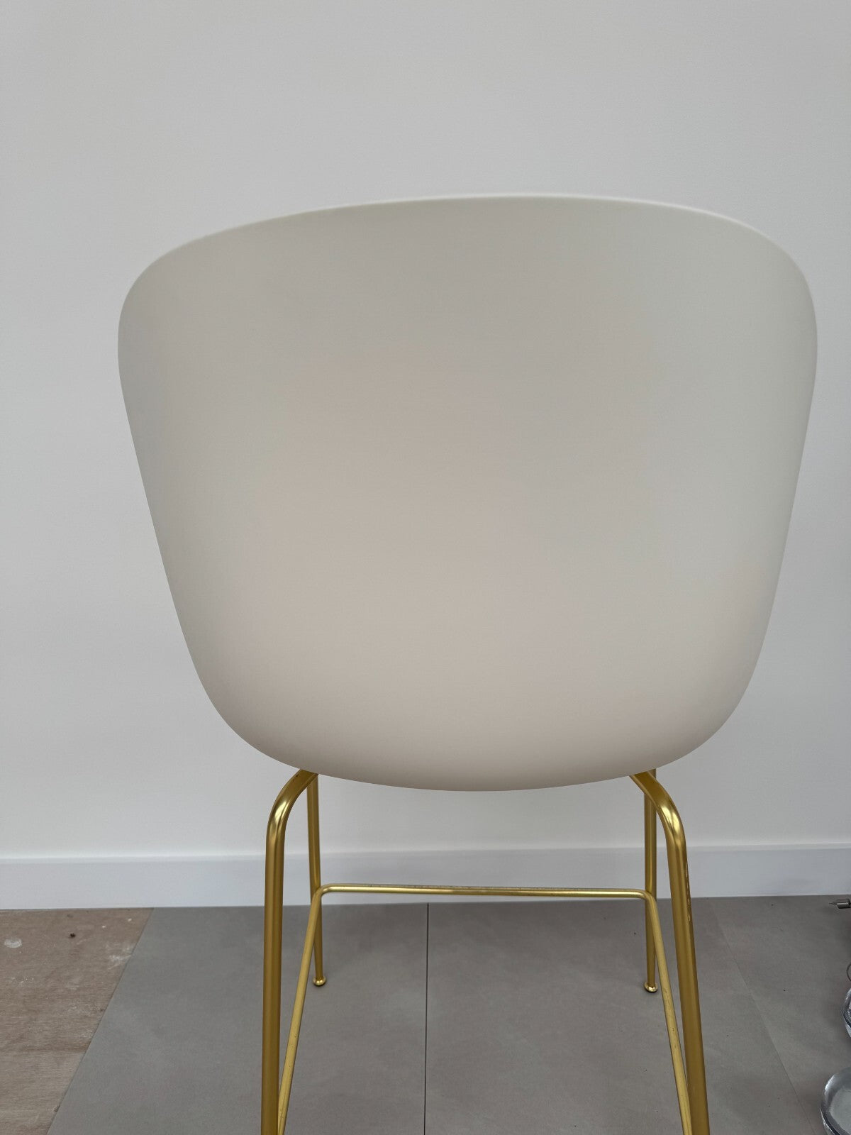 Ex Display GUBI stool BEETLE COUNTER bar CHAIR with brass base white AX012