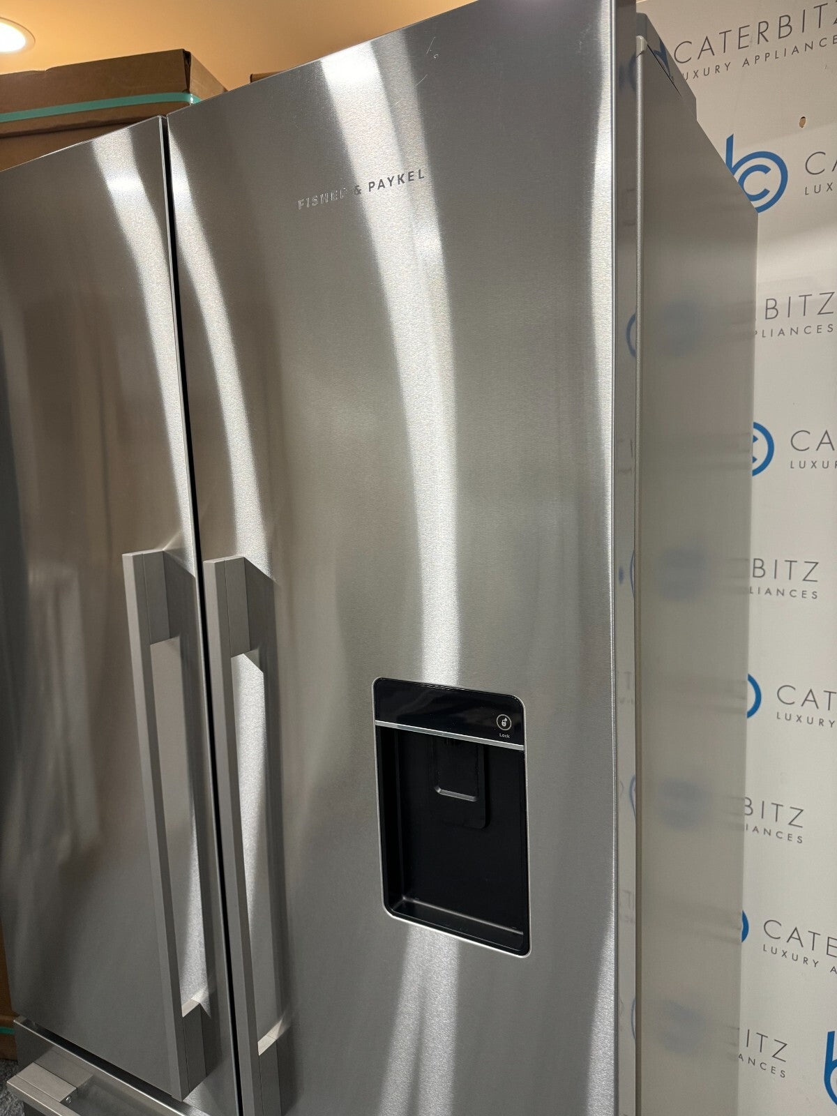 Fisher & Paykel RF540ADUX6 fridge freezer freestanding French Door appliance 437