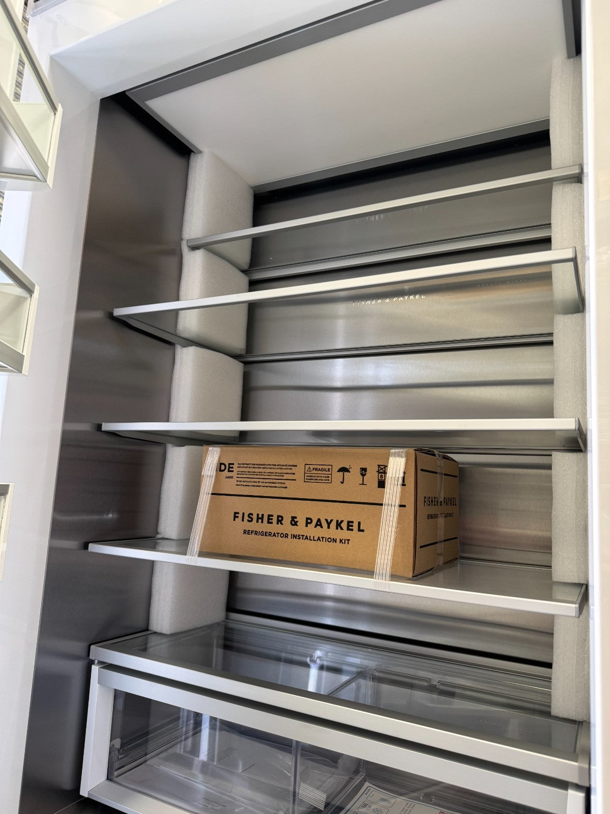 NEW UNUSED Fisher & Paykel RS7621FLJK1 Column 76cm Freezer B32342