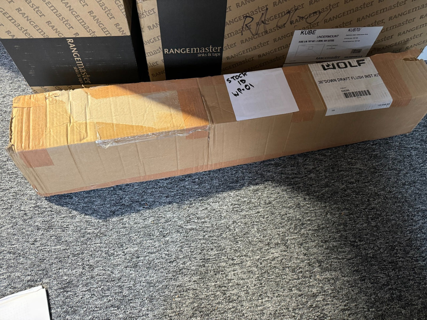 Wolf 36 inch Downdraft Extractor Flush Instal Kit - 828290 - opened box