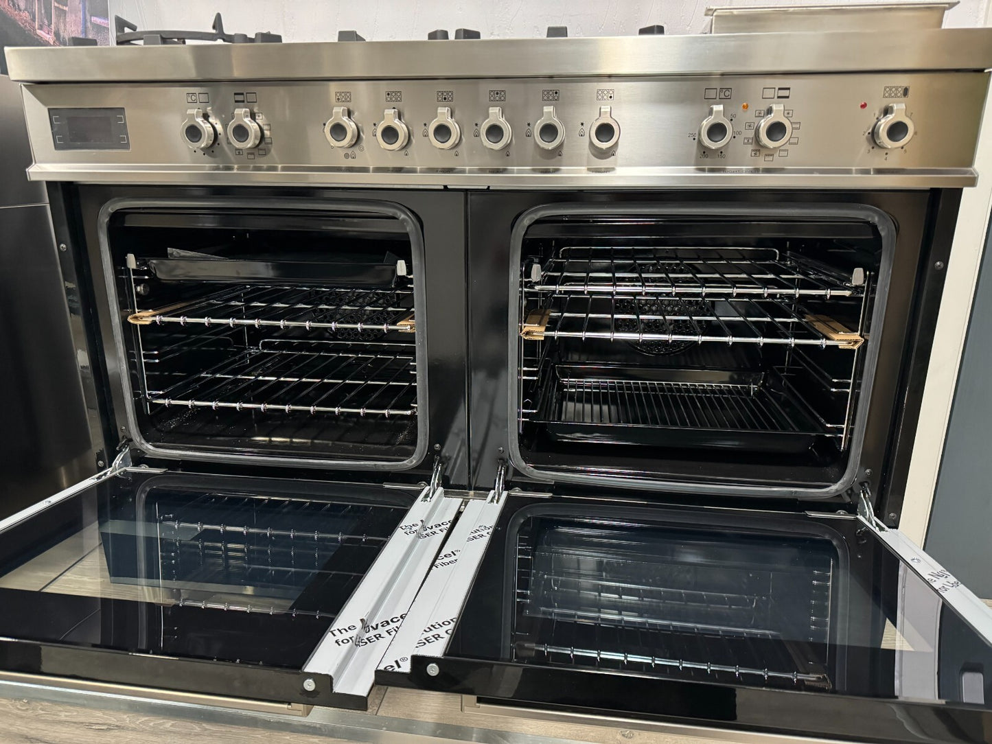 Ex Display UNUSED Bertazzoni PRO126G2ENET Range Cooker 120cm Oven Appliance