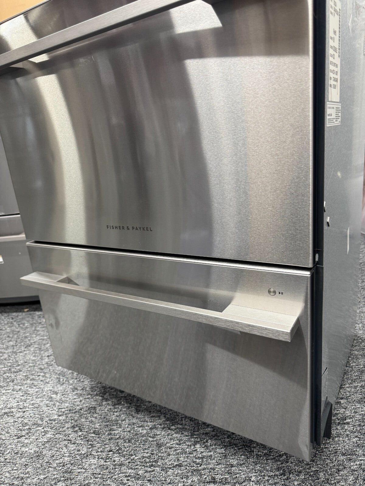 UNUSED Fisher & Paykel DD60DDFHX9 double drawer dishwasher silver BR2299