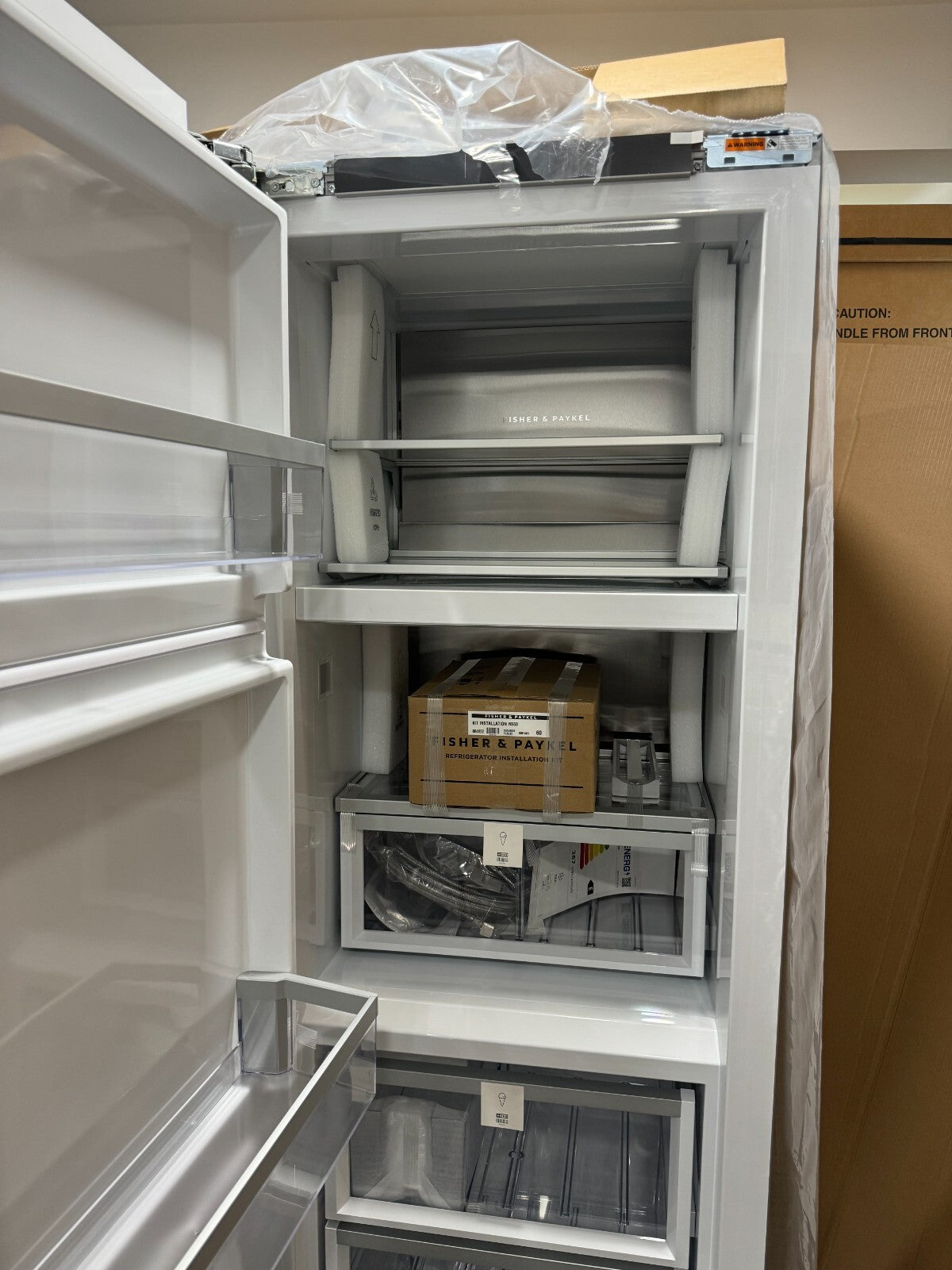 New Fisher & Paykel RS6019F3LJ1 60cm Integrated Freezer Appliance BR592