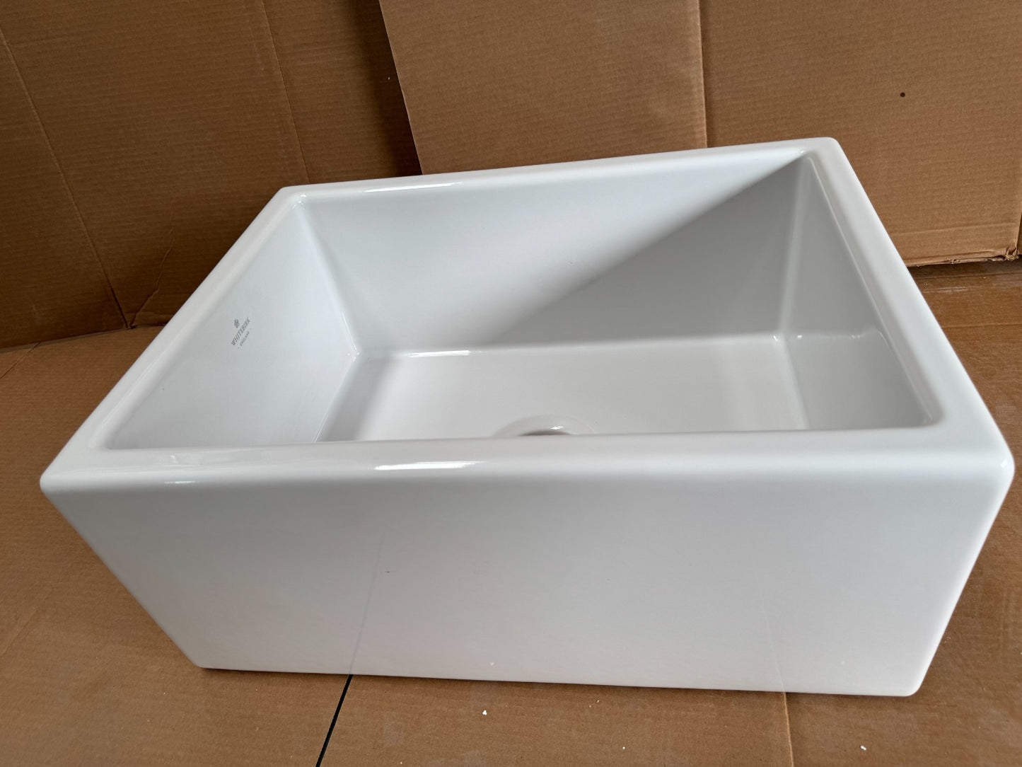 NEW UNUSED Whitebirk 60cm x 46cm Ceramic White Kitchen Sink AX04 Shaws belfast