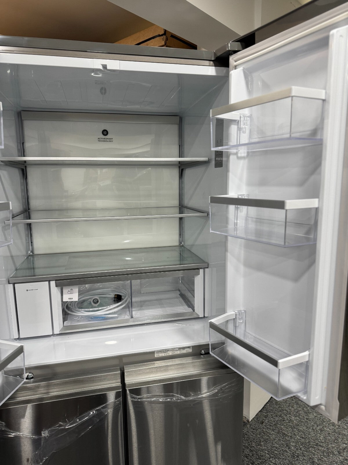 Fisher & Paykel RF500QNUVX1 Fridge Freezer Freestanding Refrigerator ICE BR683