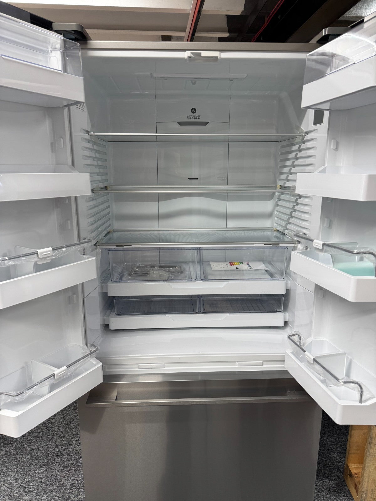 NEW Unused Fisher & Paykel RF610ADX6 Freestanding Fridge Freezer BR2335