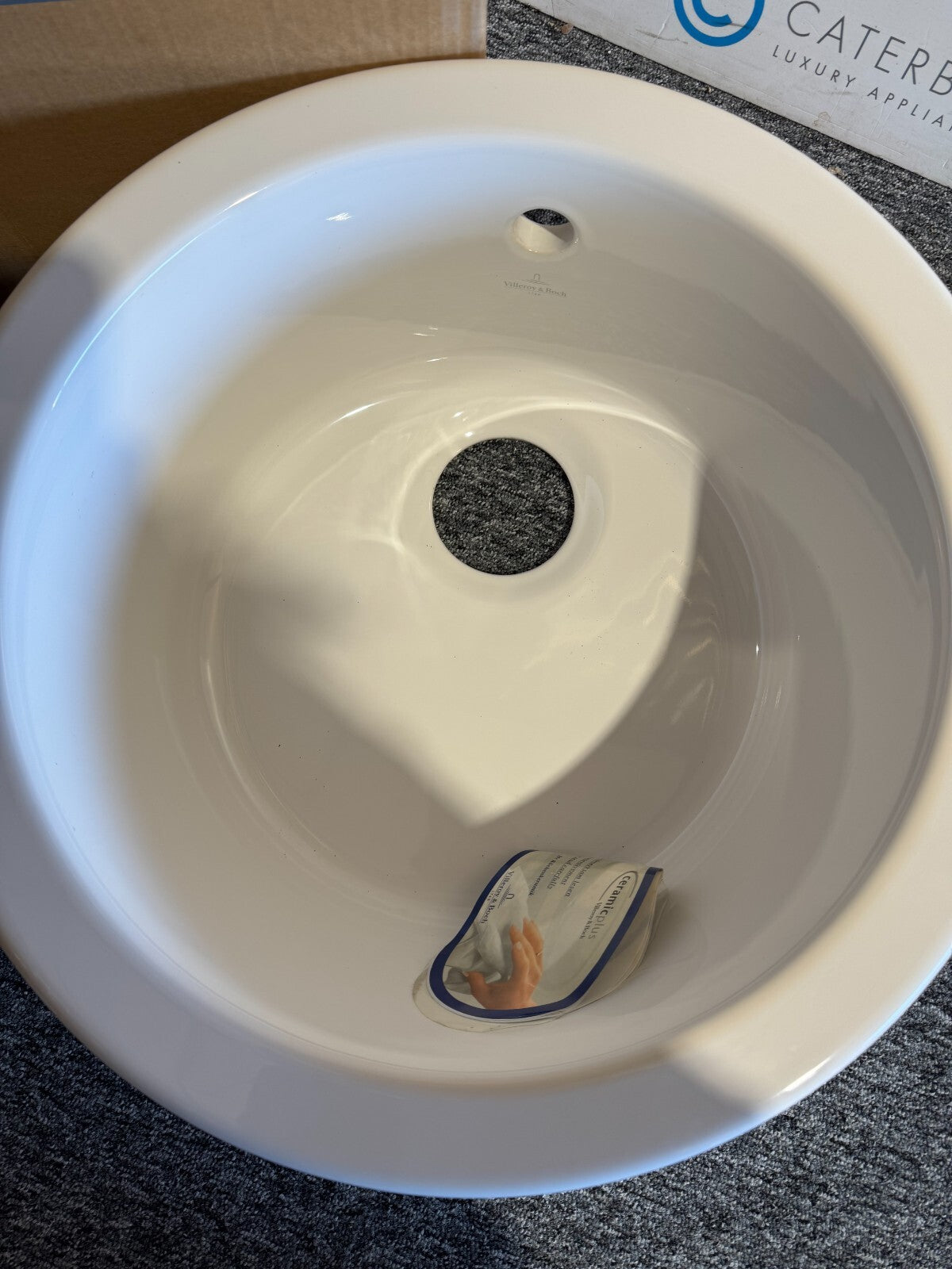 NEW Villeroy & Boch 6766 00 Round white Kitchen Bathroom Sink over mount BR807