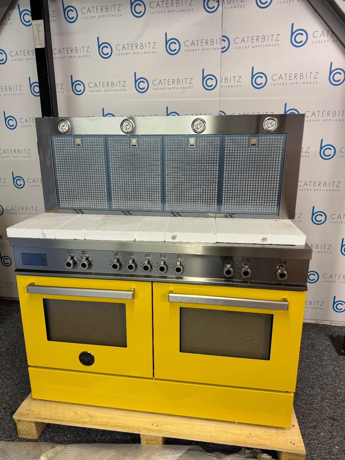 New UNUSED Bertazzoni Professional Range Cooker 120cm PRO125I2EGIT & Extractor