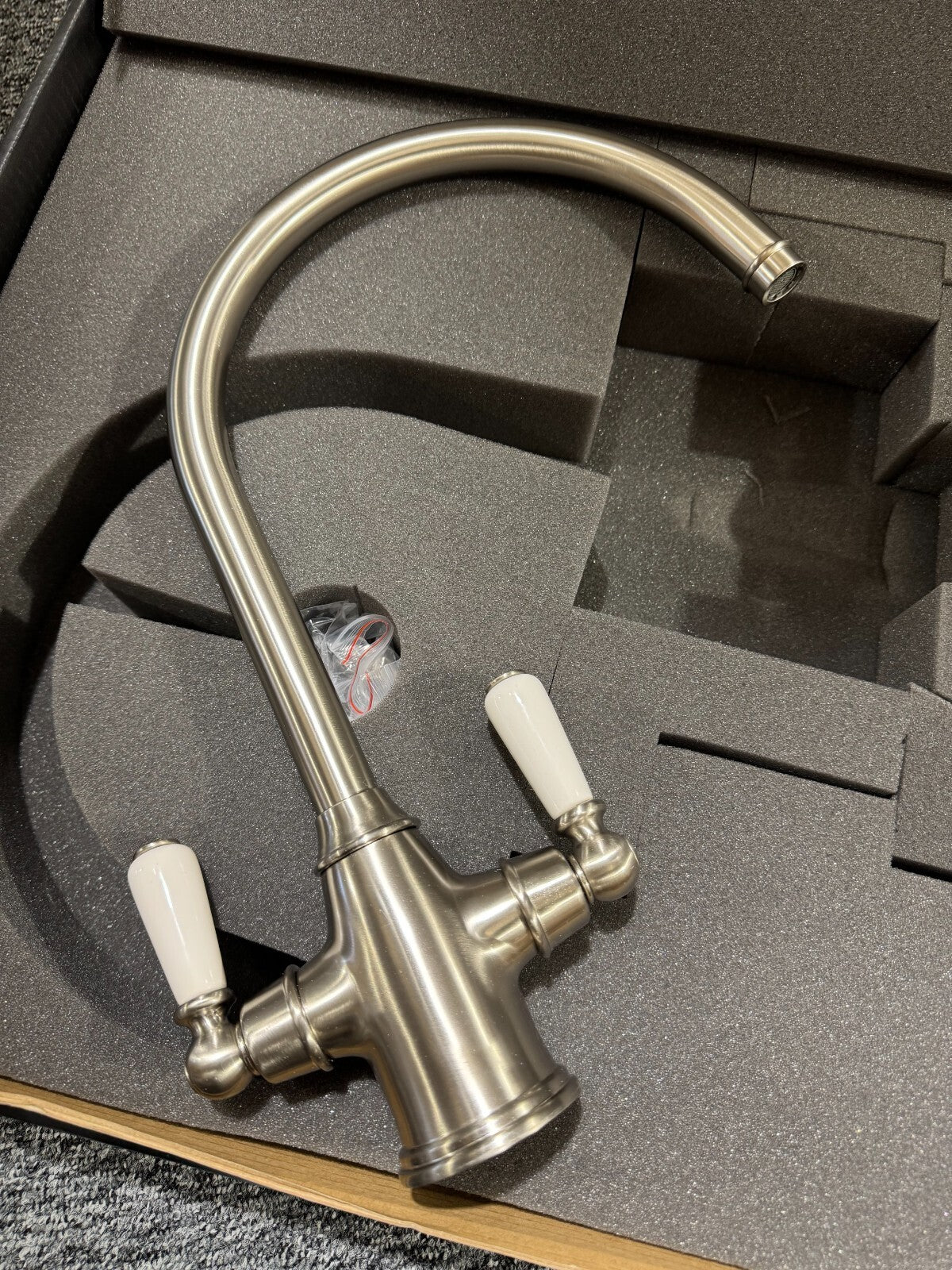 NEW Bidbury & Co Amesbury Pewter Twin Lever Monobloc Kitchen Tap Pewter BR2272