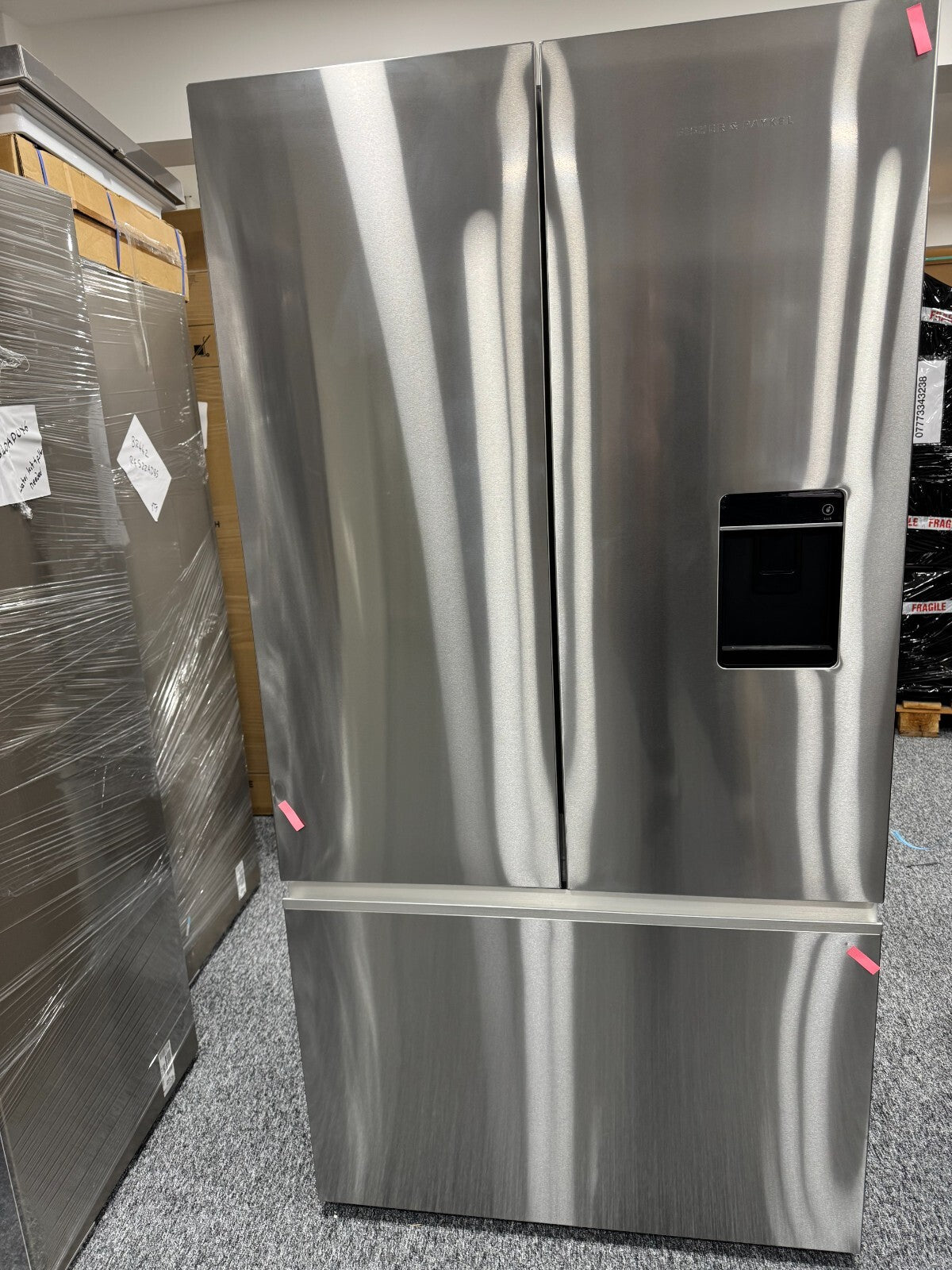NEW Fisher & Paykel RF540ANUX6 Fridge Freezer Handleless ICE appliance BR685