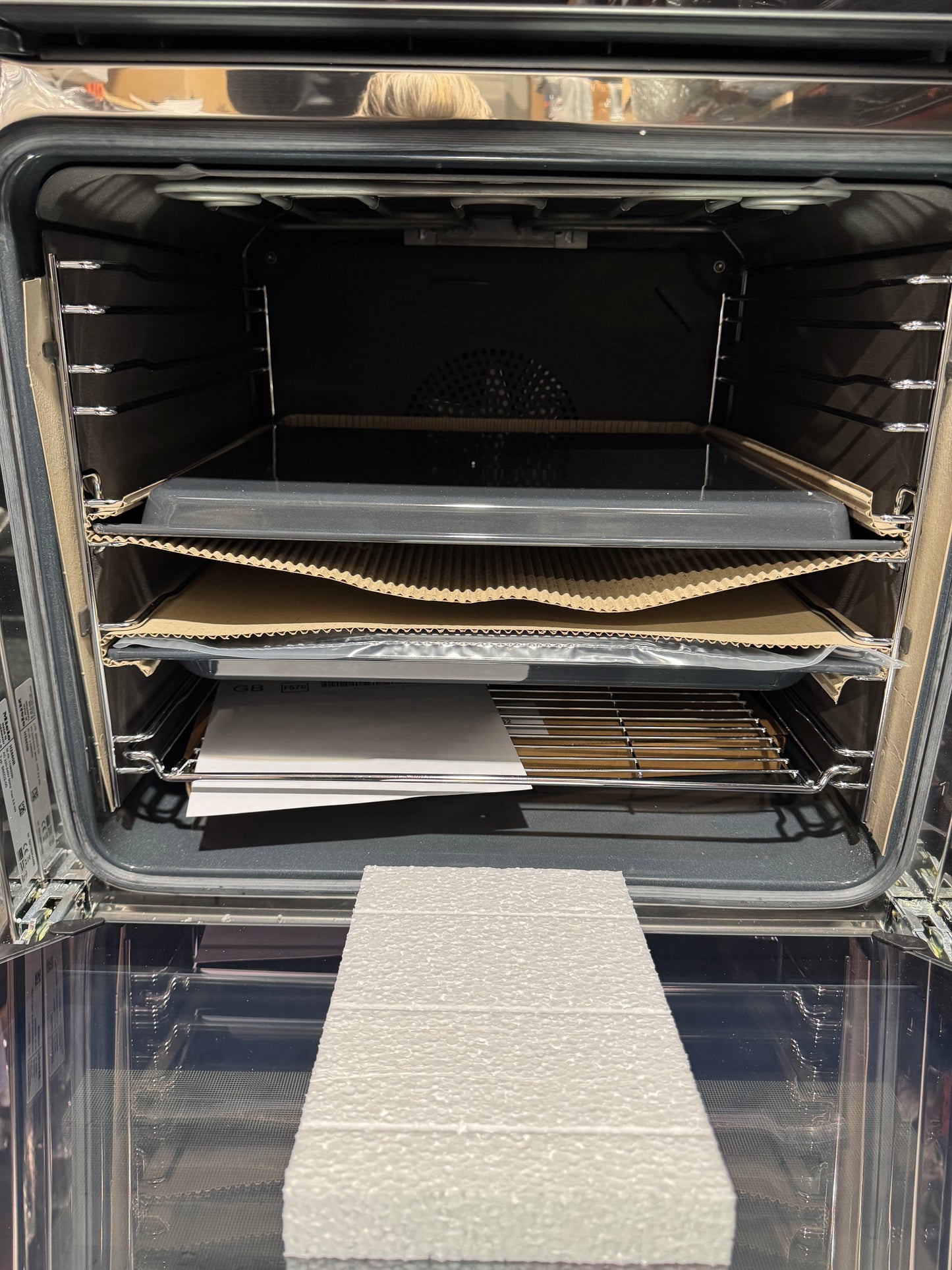 New Miele H 2860 B Built in Wall Oven Cooker BR 2391 Damaged