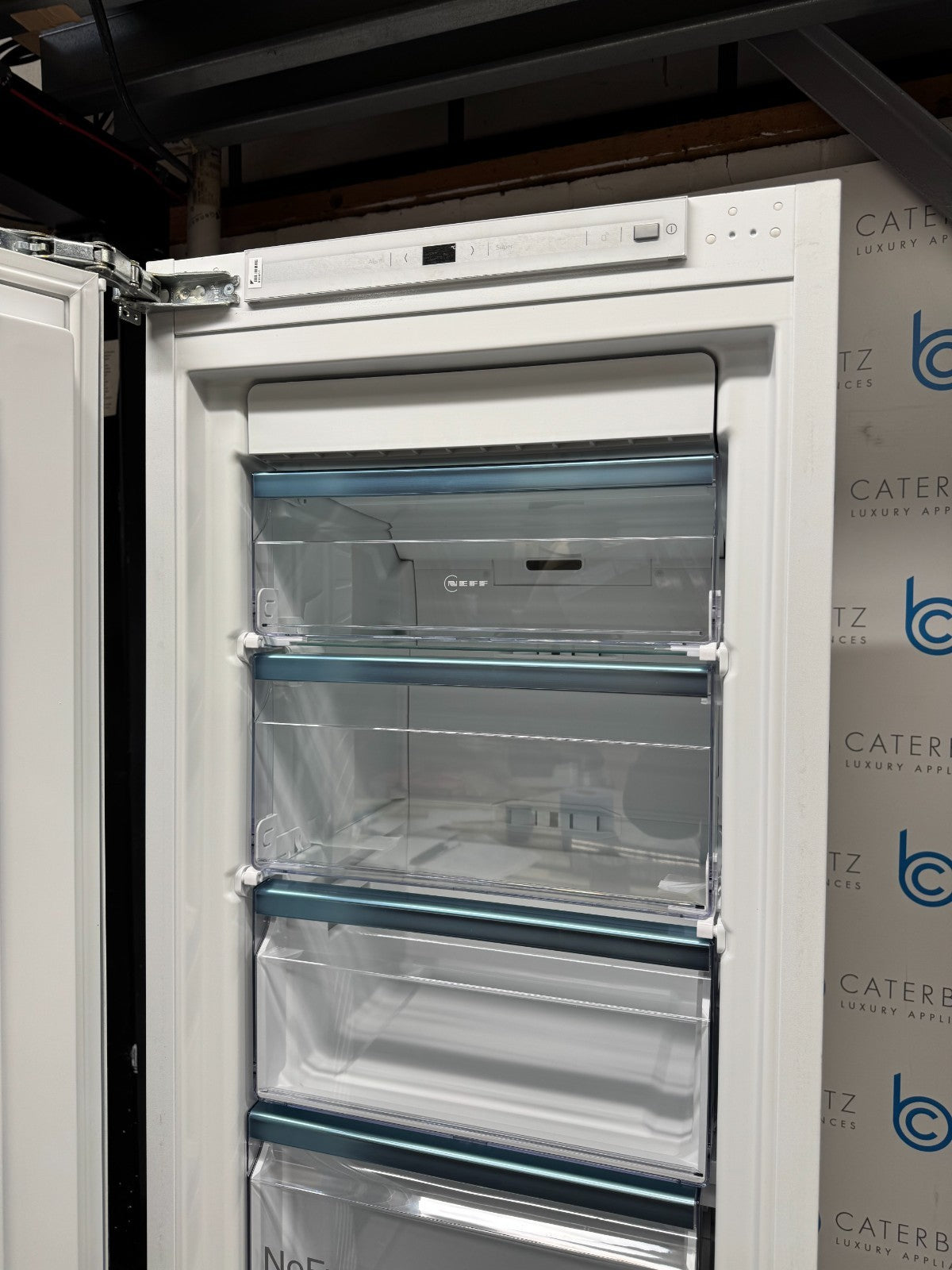 New Neff N90 GI7815NE0 Integrated No Frost Built in Column Freezer BR4163