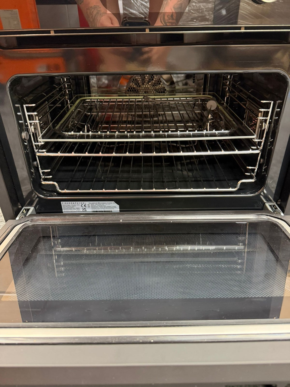 UNUSED Fisher & Paykel OM60NMTDB1 combi Microwave Oven cooker BR4680