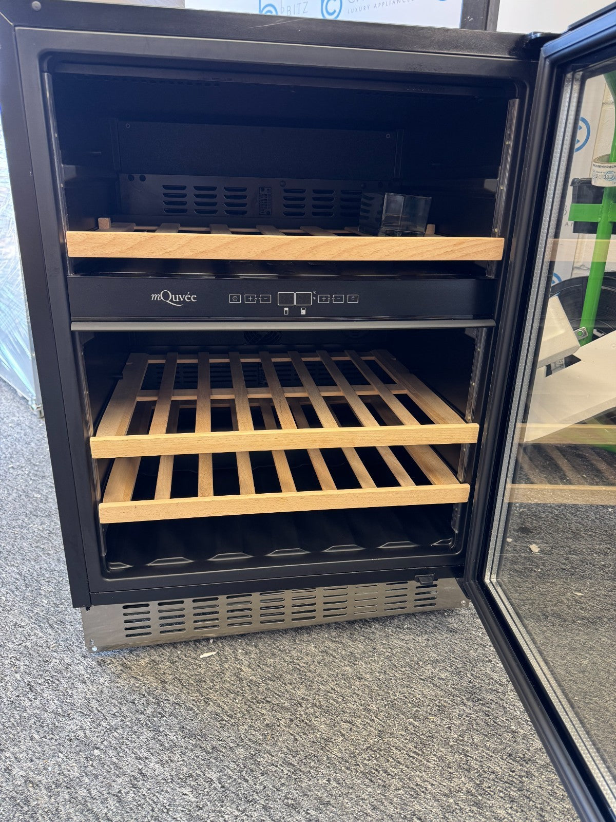 Ex Display Mquvee WCD60S-700 Wine Cooler Fridge BR4293