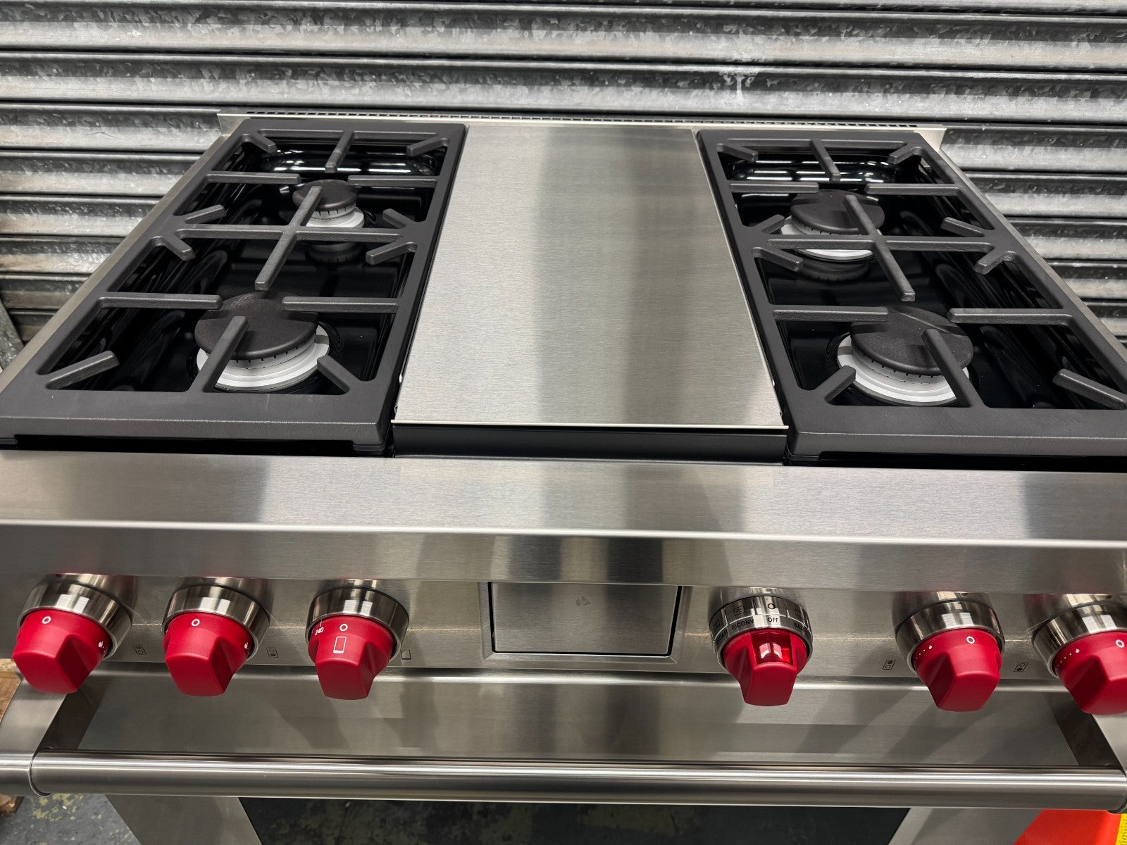 UNUSED Wolf ICBDF36450 36 inch dual fuel Range Cooker Oven Subzero BR4272