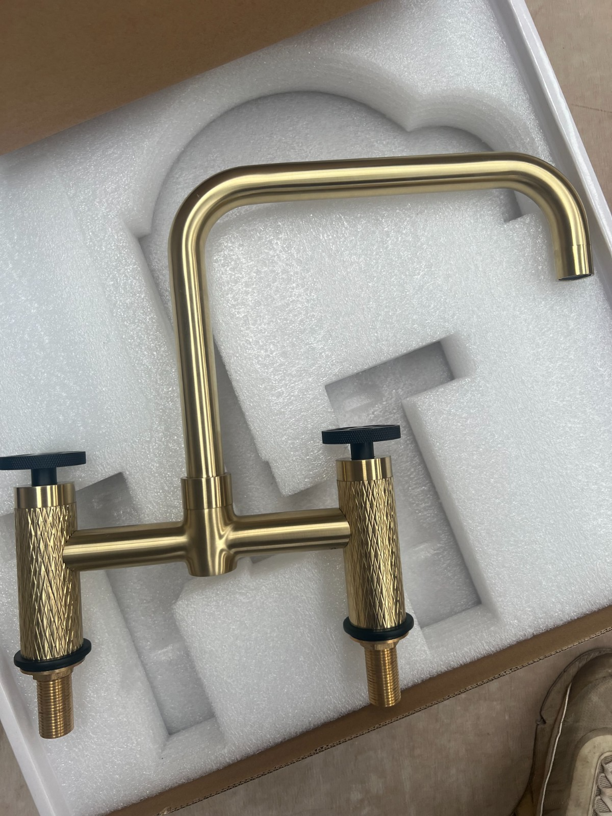NEW Brass Black Quilt bridge Mixer tap Victoria plumbing tap factory AX4605