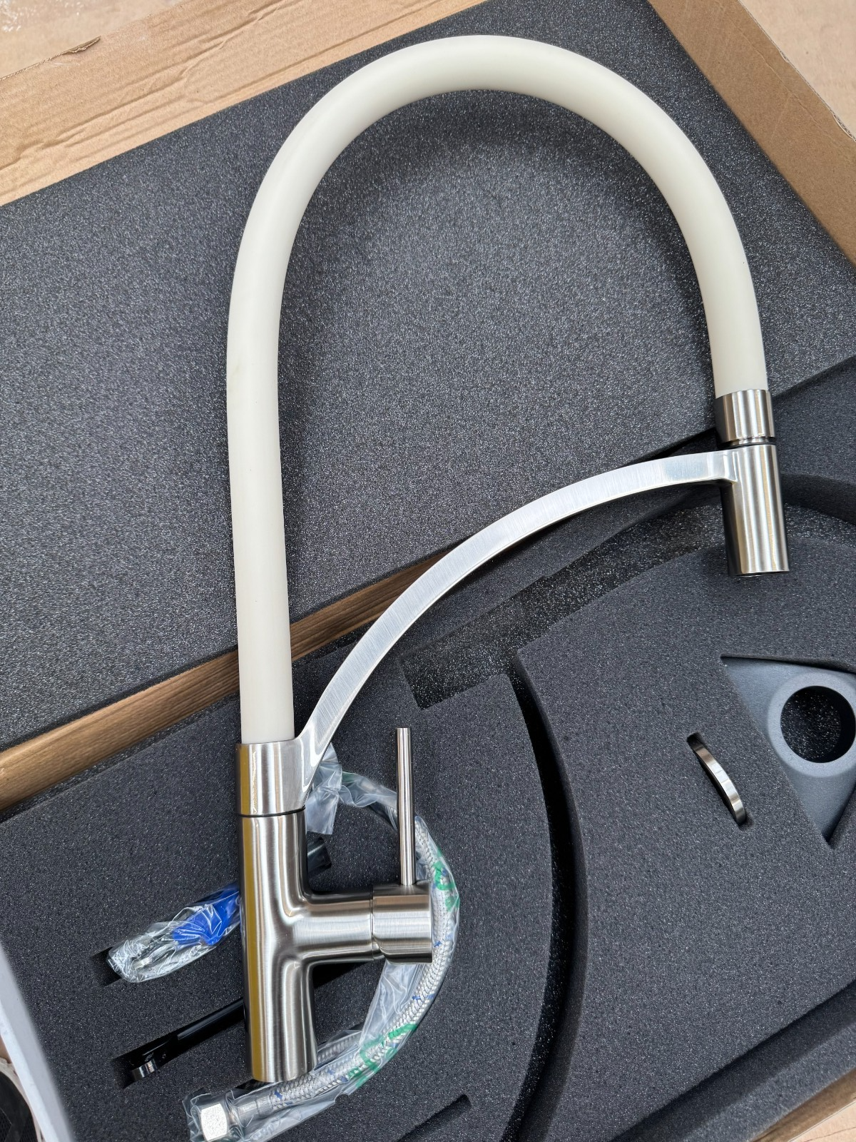 NEW Ivory Steel Spray ESSPOBSCM Hose Mixer Victoria plumbing tap factory AX4559